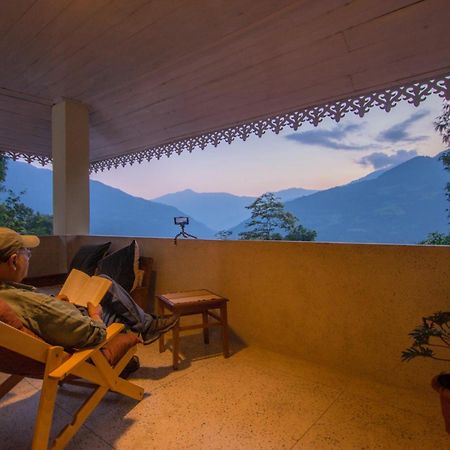 La Ipsing Farm By Stayvista - 3 Bhk Villa With Balcony, Mountain View, Indoor Games, And Pet Friendly Samdong Εξωτερικό φωτογραφία